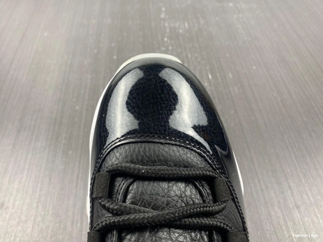 HYPE AV2187-001 Retro Jordan Low 11 Air 72-10 0823